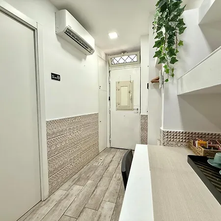 Partenope Ai Tribunali Apartamento *