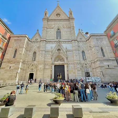 Partenope Ai Tribunali Apartamento *